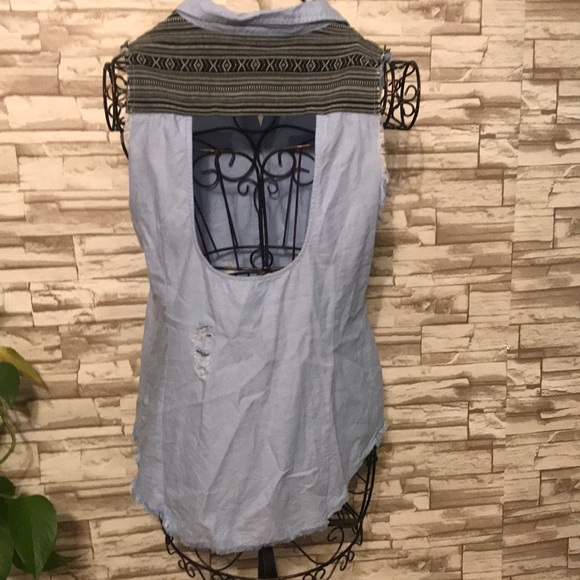 GIMMICKS FRAYED CHAMBRAY SHIRT - Picture 6 of 10